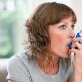 Приступ бронхиальной астмы у человека