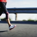 Упражнения для коленей и мышц человека